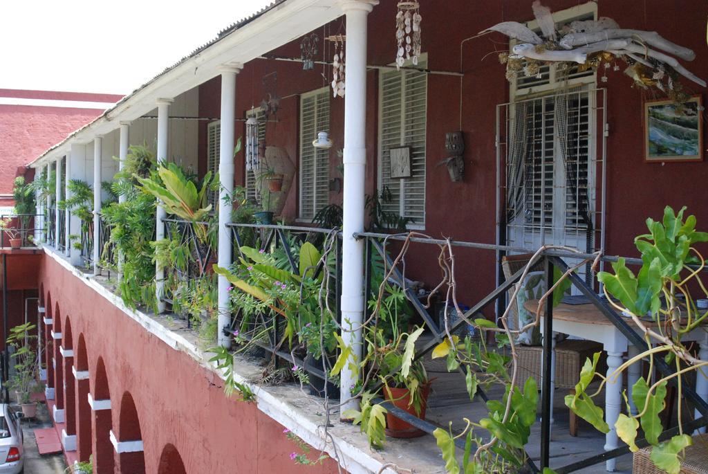 Charming Old World Apartment Bridgetown Exterior foto